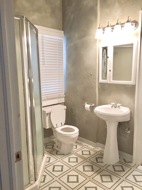 Bathroom access to both rooms - 2833 NW 15th st