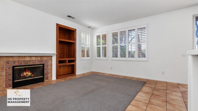 Building Photo - 657 Prairie Dr