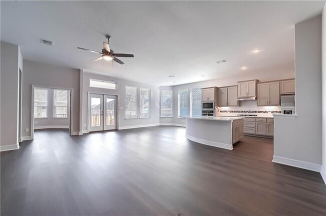 Building Photo - 133 White Steppe Way