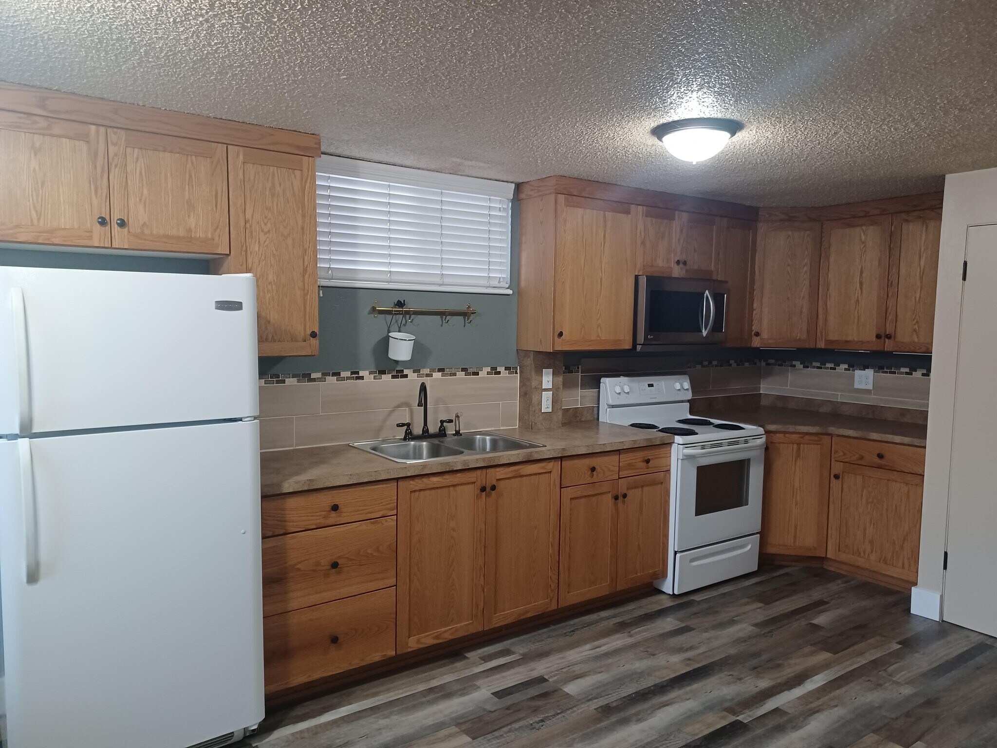 Building Photo - 578 750 W