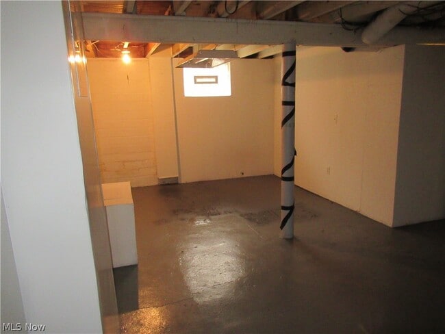 Building Photo - 3636 W 122nd St