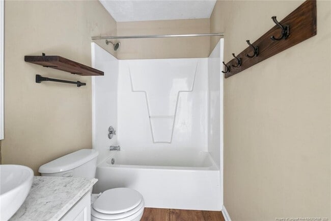 Building Photo - 465 Northwoods Dr
