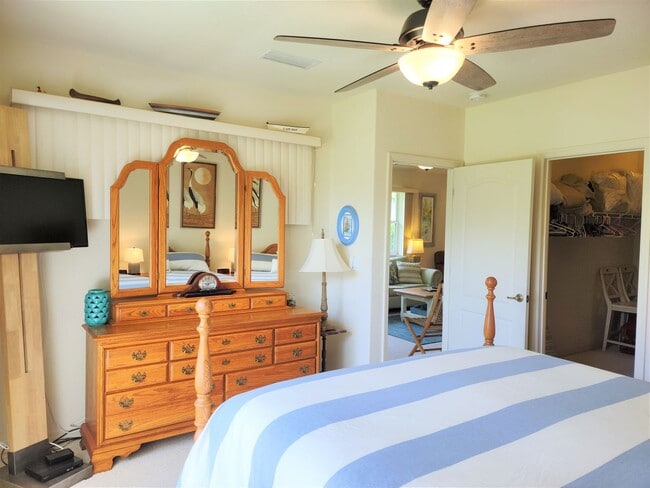 Building Photo - Seasonal Short-Term Villa located in the Auburn Cove Community with Community Pool!