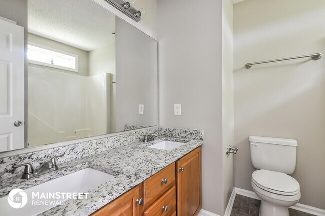 Building Photo - 331 Norwood Dr