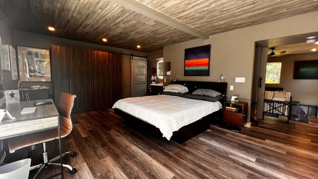 Building Photo - Contemporary Napa Loft Retreat