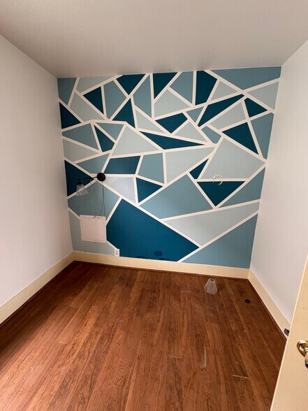 Building Photo - 3983 Talbot St