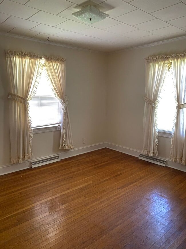 Building Photo - 3 BED, 1 BATH HOME IN GREYSTONE AREA, $1550 MONTH, $1550 DEPOSIT