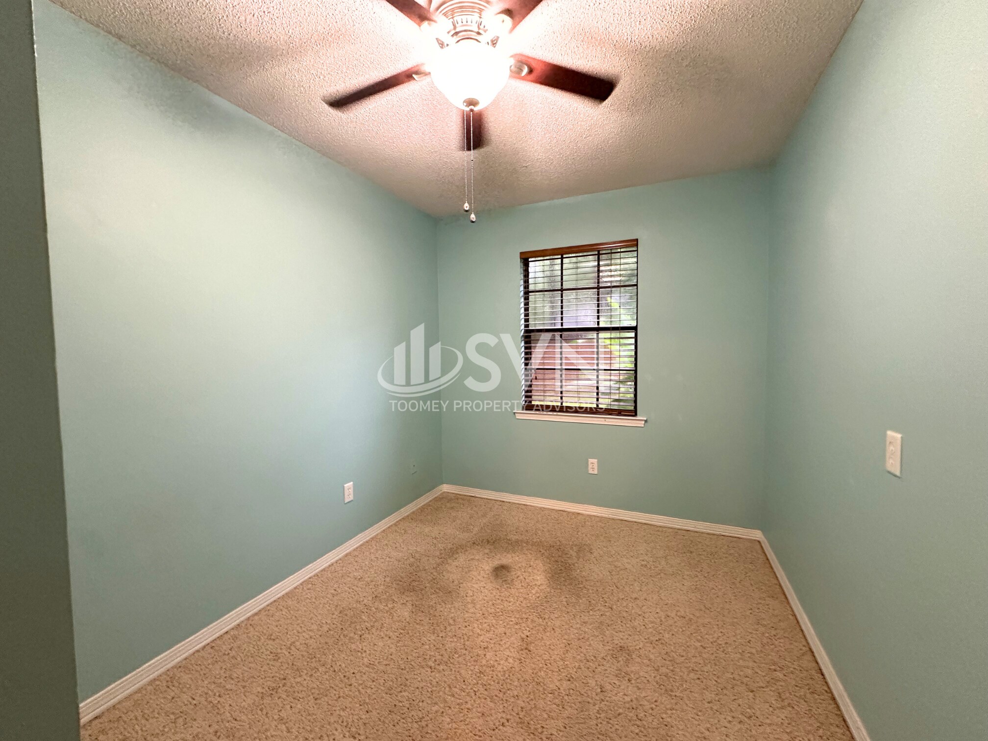 Building Photo - 662 Ridgewood Dr