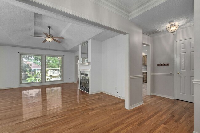 Building Photo - Charming 3 Bed | 2 Bath Home with Beautiful Outdoor Living