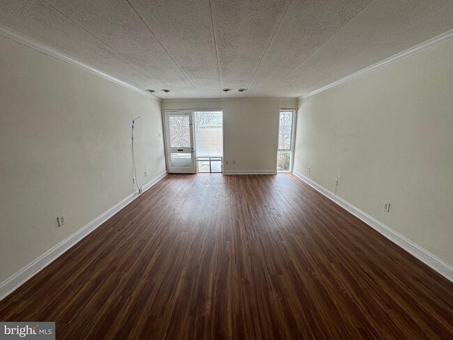 Building Photo - 2635 Fort Farnsworth Rd