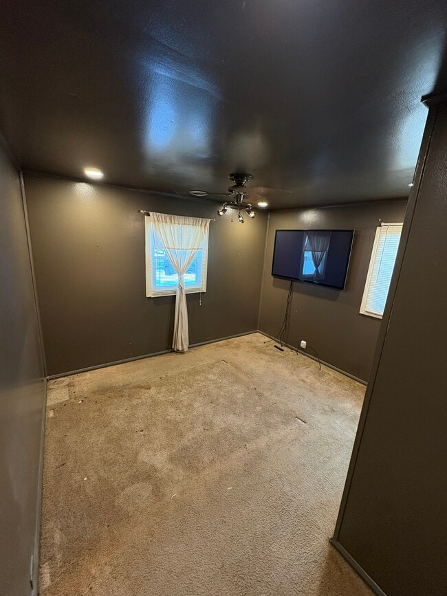 Building Photo - 313 E North St