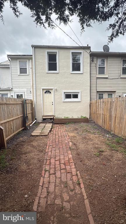 Building Photo - 53 E Wood St