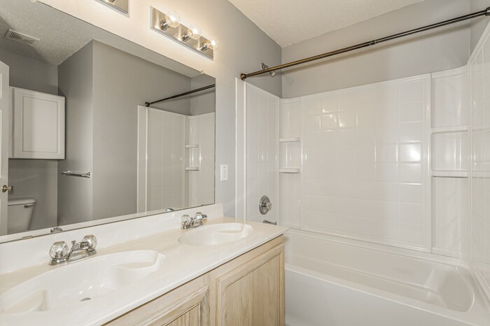 Building Photo - 16125 Windsong Ct