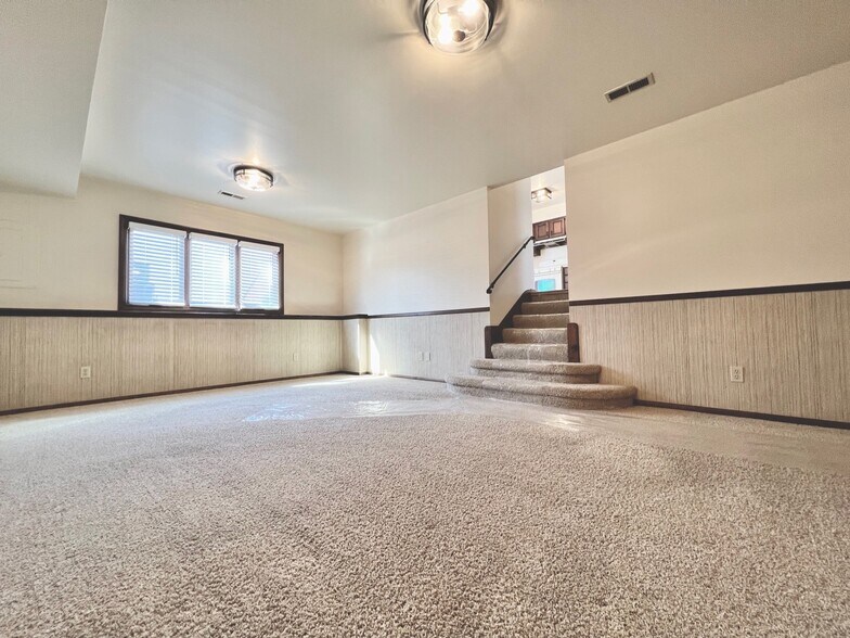 Building Photo - 205 Juniper Dr