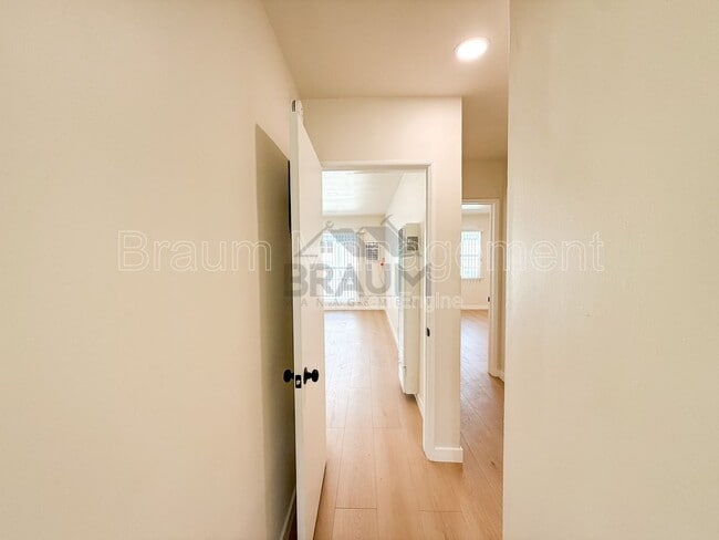 Building Photo - 7333 Woodman Ave