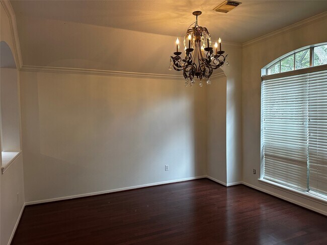 Building Photo - 15303 Marden Ct