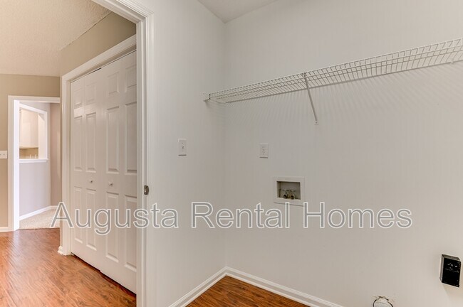 Building Photo - 208 Stonington Dr