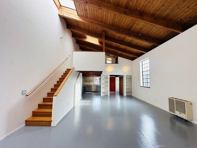 Building Photo - West Oakland 5th St