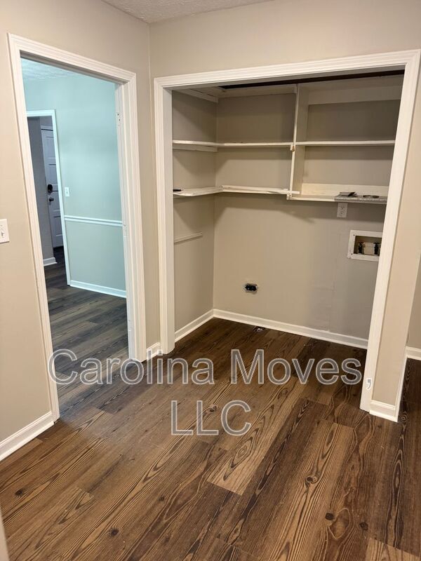 Building Photo - 102 Woodhaven Ct