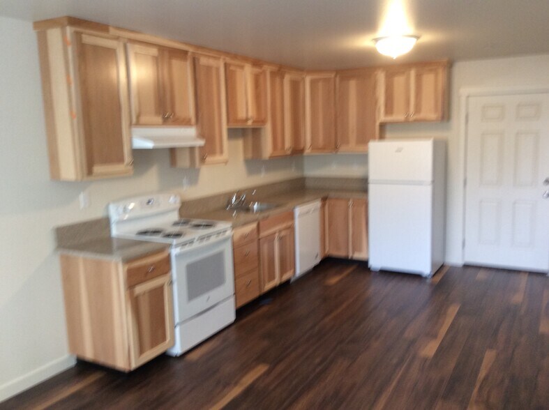 Building Photo - 909 W 4th Ave