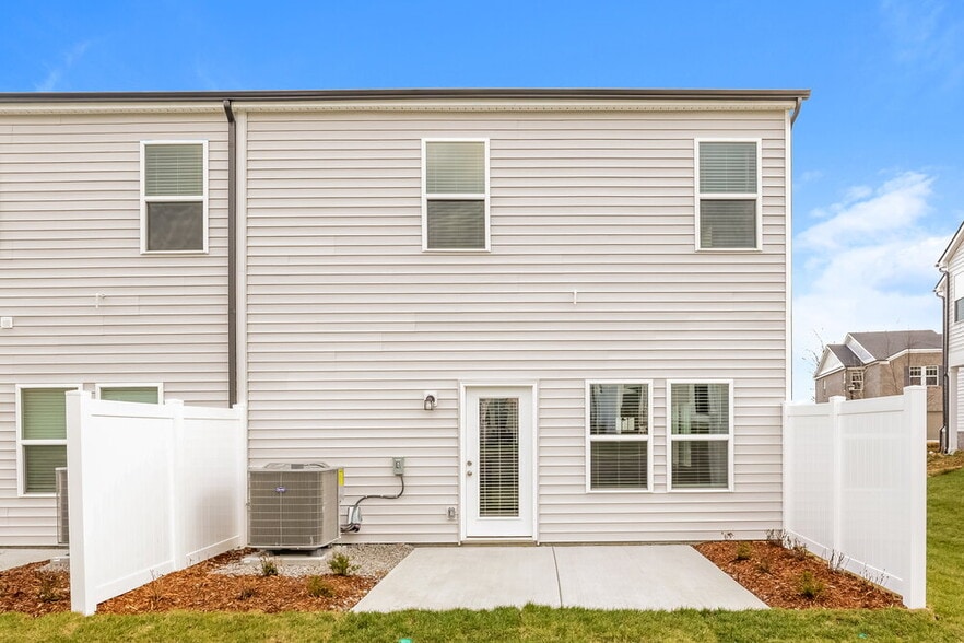 Building Photo - 1725 Tahoma Dr