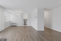 Building Photo - 1301 S Arlington Ridge Rd