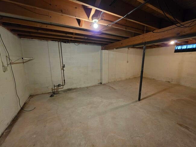 Building Photo - 416 Park Ln