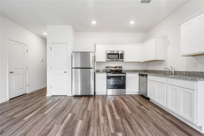 Building Photo - 602 Jervis Wy