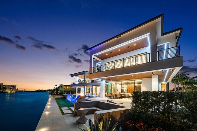 Building Photo - 2934 NE 8th Ave