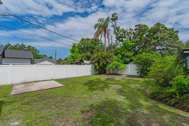 Building Photo - Charming Riverside Heights Rental – Update...