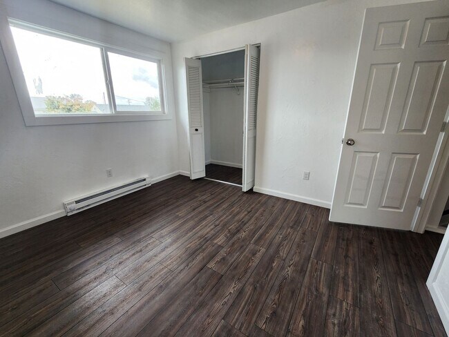 Building Photo - 660 Kelly St