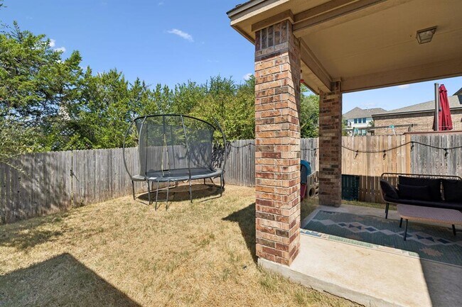 Building Photo - 1113 Yellow Iris Rd