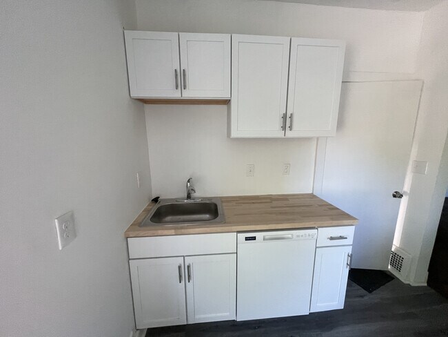 Kitchen Pic 3 - 3416 E Scarborough Rd
