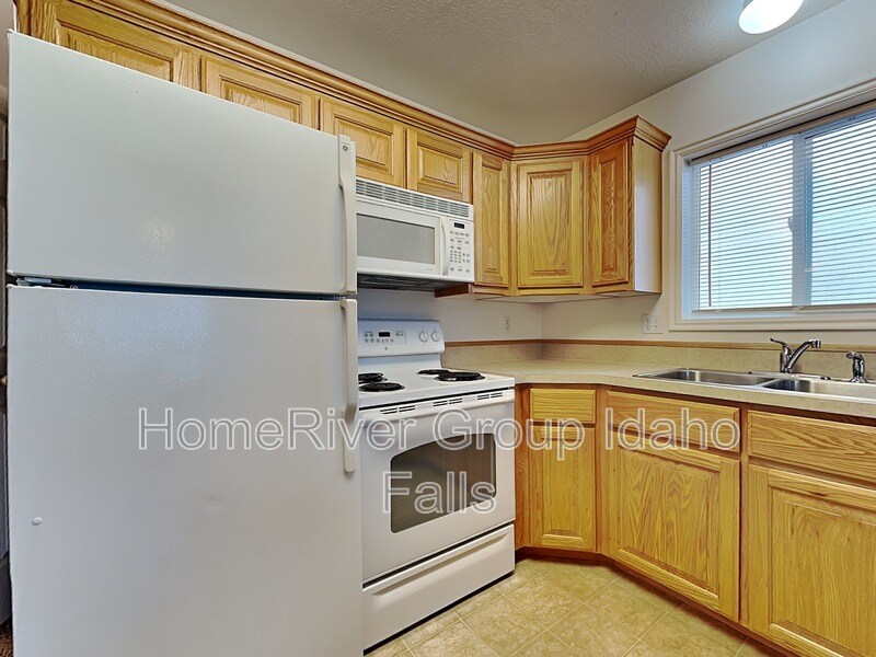 Building Photo - 3358 Briar Creek Ln