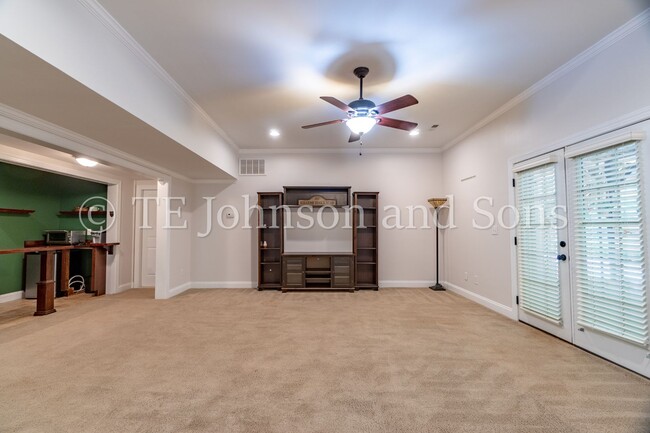 Building Photo - Luxury Living in Lewisville