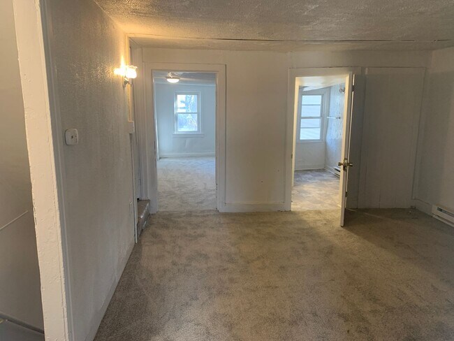 Building Photo - 4 Bedroom House Yard and Parking-York City