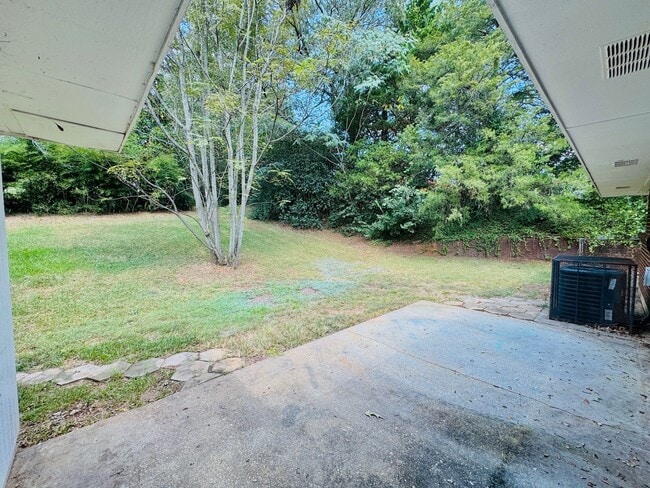 Building Photo - Hello Sunny 3 Bedroom / 1 Bathroom in Mont...