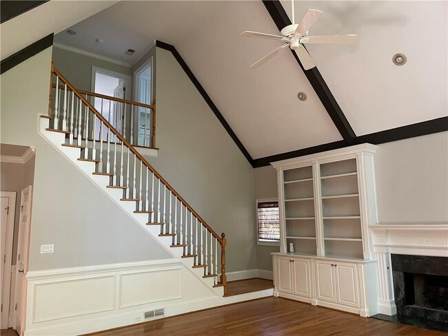 Building Photo - 305 Pilgrimage Point