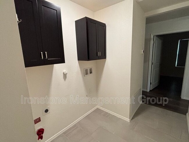 Building Photo - 3817 S 29th W Ave