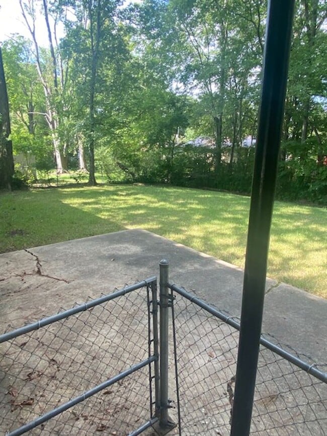 Building Photo - Renovated 3 Bedroom 1 Bath Home for Rent!