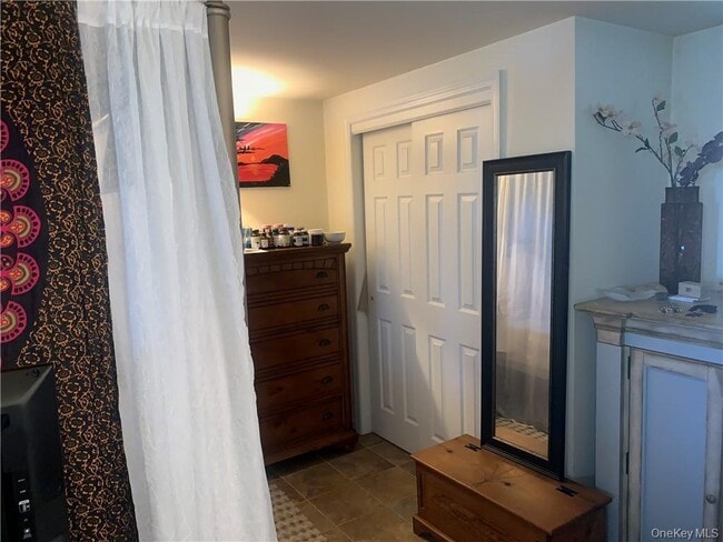 Building Photo - 306 Ellen St