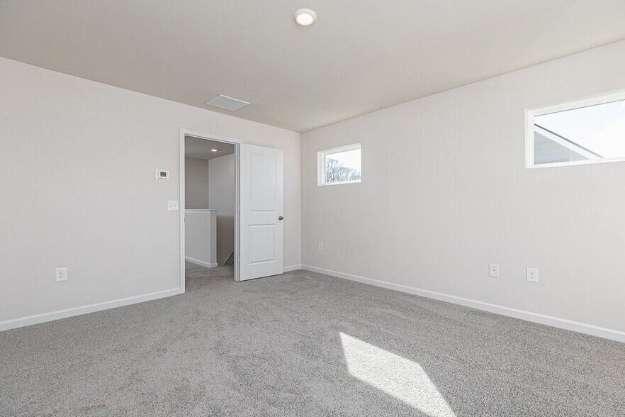 Building Photo - 146 Howell Dr