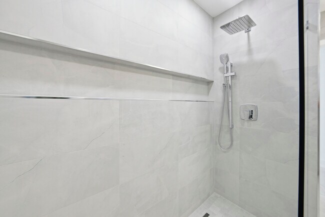 Building Photo - 2001 NE 17th Way