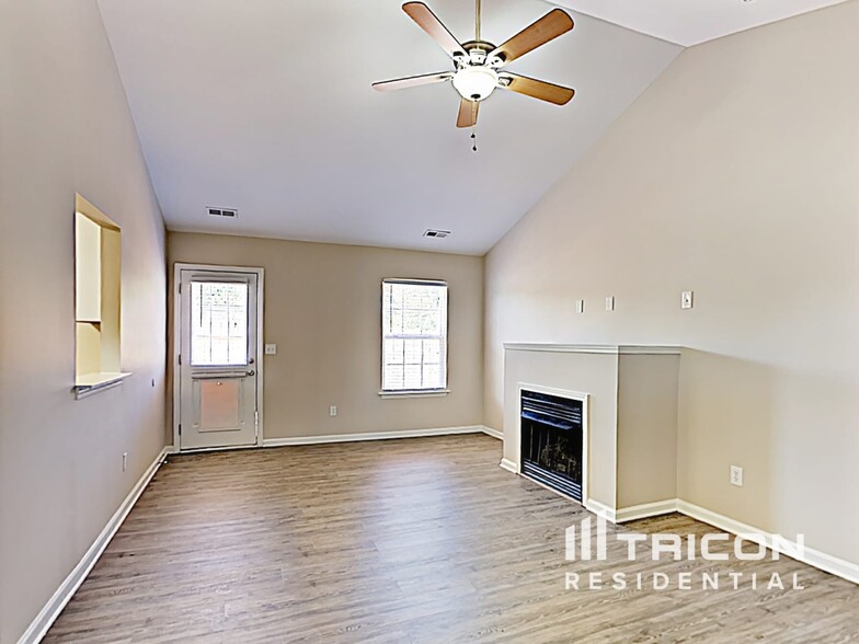 Building Photo - 1517 Crandon Dr