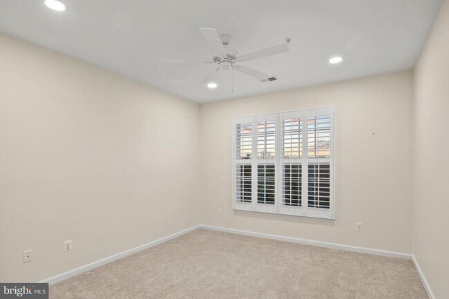 Building Photo - 6155 Shadywood Rd
