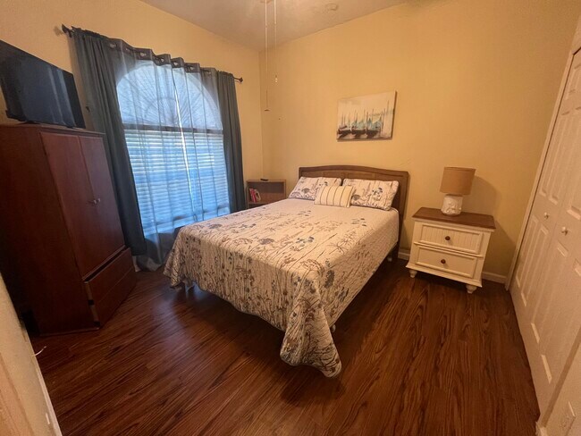 Building Photo - 9201 Wentworth Ln