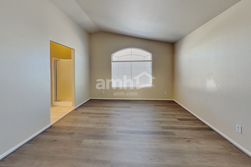 Building Photo - 3912 Camryn Holly St