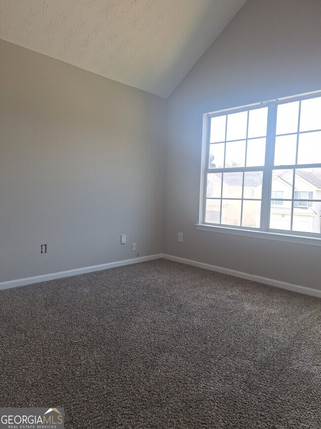 Building Photo - 5646 One Lake Way