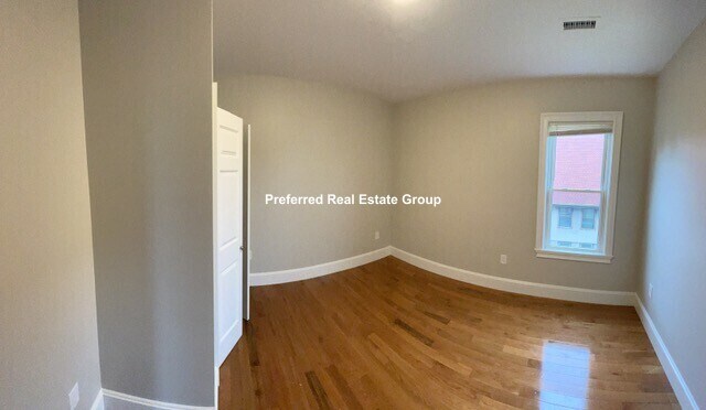 Building Photo - 15 Dix St