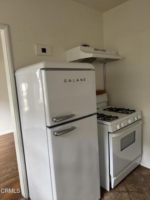 Building Photo - 2084 E Washington Blvd